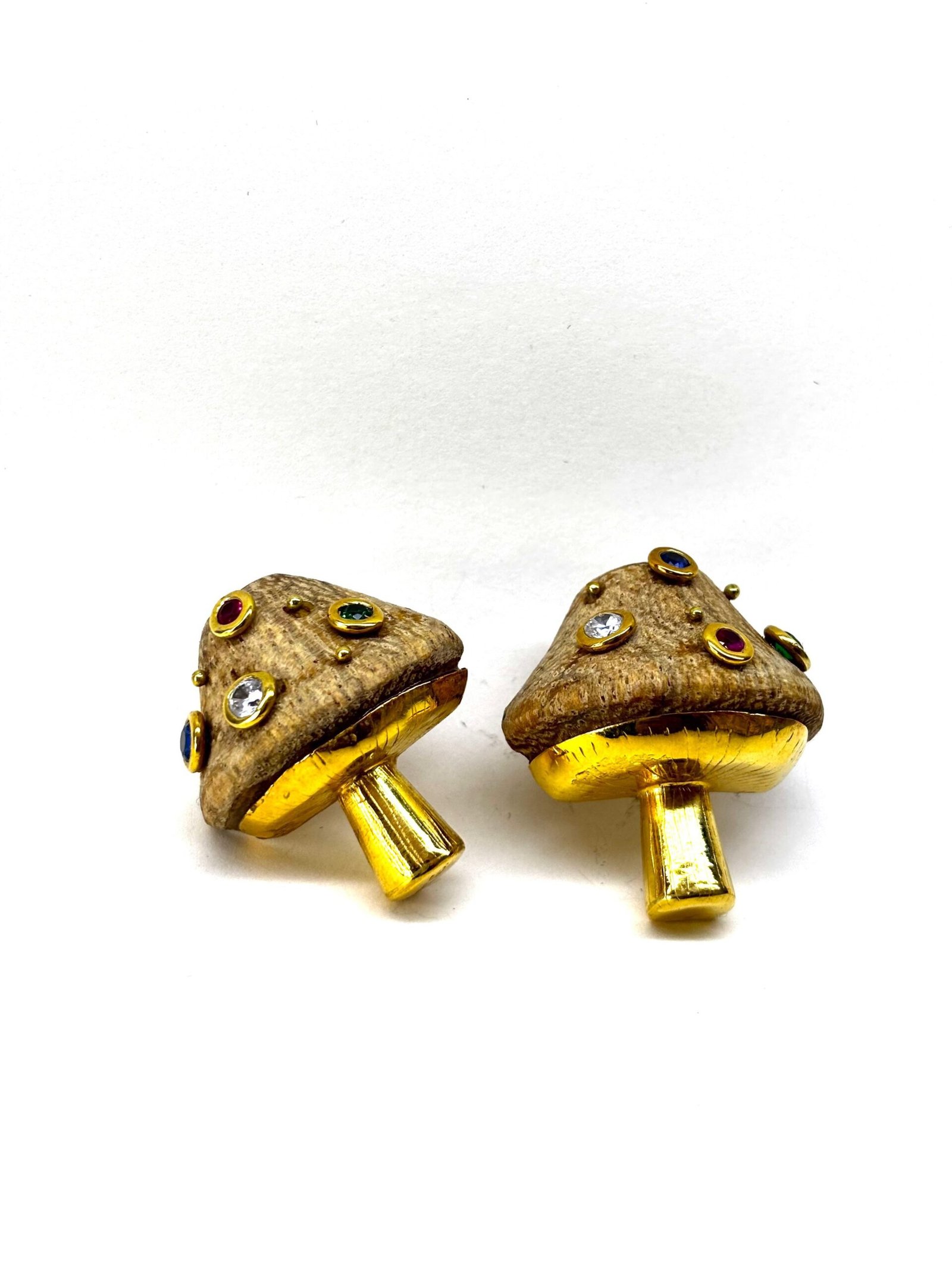 Brinco Congumelo dourado